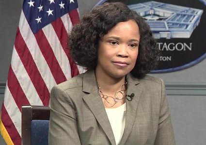 المتحدثة السابقة باسم البنتاغون تزور إسرائيل وتفتخر بيهوديته