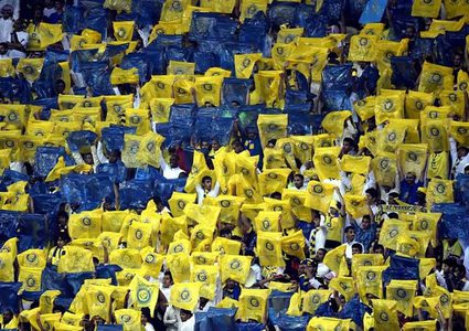 النصر يسحق أحد ويطارد الهلال السعودي