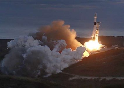 "سبيس إكس" تجري اختبارا ناريا لصاروخ "فالكون-9"