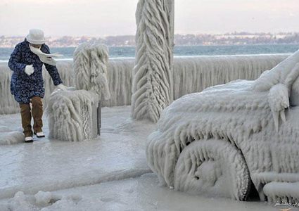 التطرف المناخي.. بلاد "تتجمد" وأخرى "تحترق"