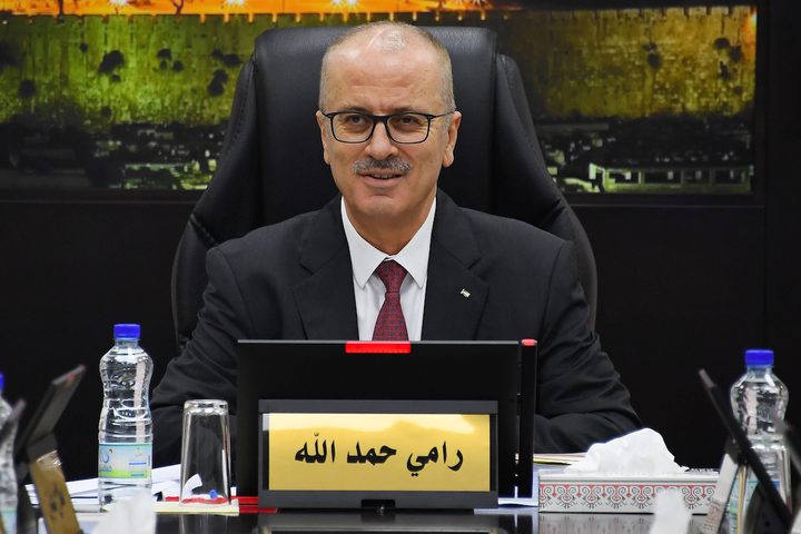 الكاتب أبو شريف يشيد بنزاهة وكفاءة د. الحمد الله