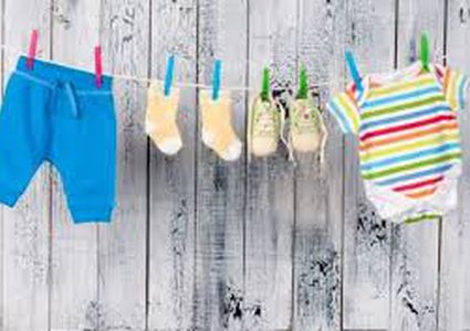 4 أمور يجب تجنّبها عند غسل ملابس طفلك