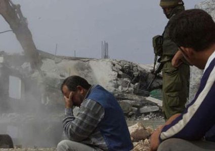 الاحتلال يهدم بناية سكنية و3 مخازن ومتجرا في القدس