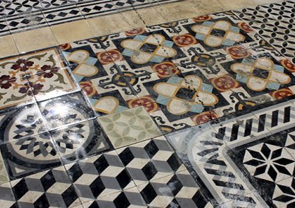 صناعة البلاط الملون في نابلس تتشبث بجذور فلسطين