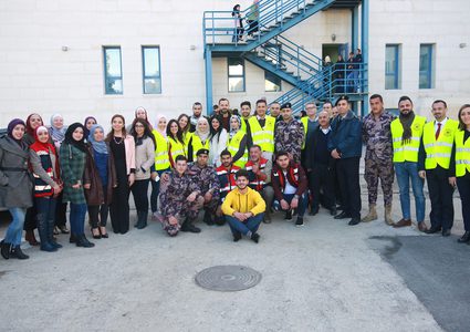 مناورة إخلاء في مركز إعلام ومكتبة جامعة النجاح