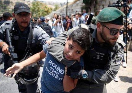 الاحتلال يحتجز الفتيين المقدسيين محمود وعبادة صيام