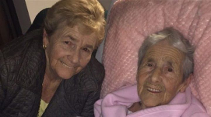 سيدة تعثر على والدتها بعد 70 عاماً!