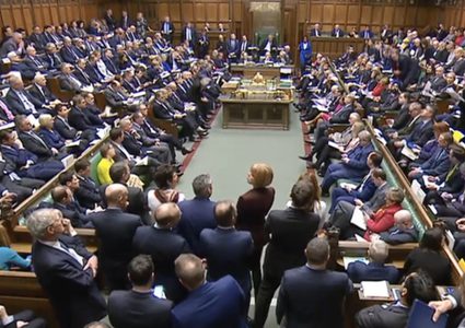 برلمانية تتقاضى 150 ألف دولار شهريا داخل زنزانتها