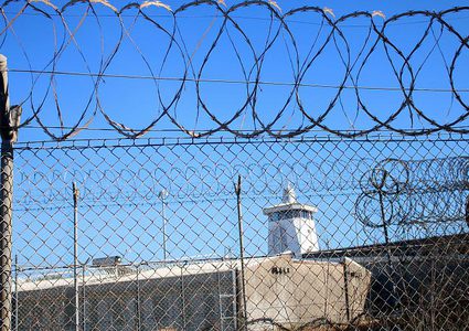 ايطاليا.. السماح للسجناء بالتواصل مع ذويهم على مدار الساعة!