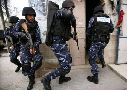 الشرطة تقبض على تاجر مخدرات في نابلس