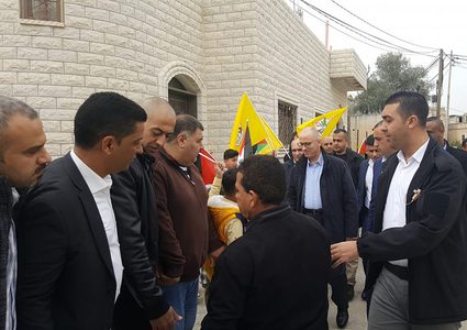 أهالي بلدة كفر رمان يستقبلون رئيس الوزراء