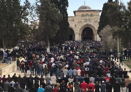 50 ألف مواطن أدوا صلاة الجمعة في المسجد الأقصى المبارك