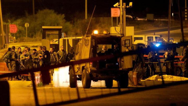 الاحتلال يشدد من إجراءاته العسكرية على حاجز زعترة