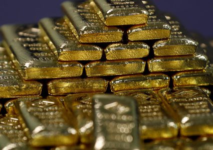 الذهب ينهي الجلسة مستقرا بعد أن سجل أعلى مستوى