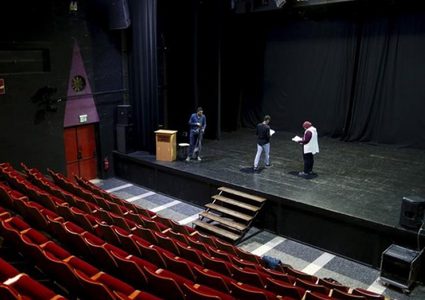 كاتب مسرحي : المسرح الفلسطيني غائب والتقصير من الجميع