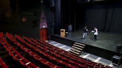 كاتب مسرحي : المسرح الفلسطيني غائب والتقصير من الجميع