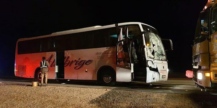 السعودية.. وفاة معتمر وإصابة 6 باصطدام حافلة بجمال