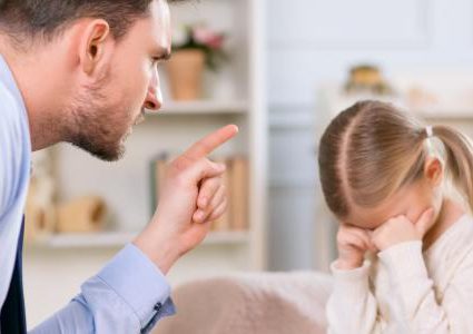 دراسة : العنف الجسدي ضد الأطفال يسبب كوارث اجتماعية