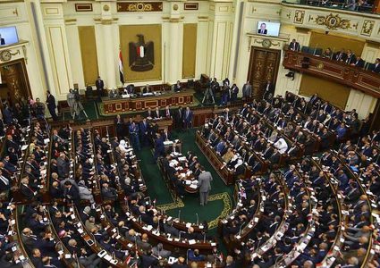 البرلمان المصري يتلقى اقتراحات بتعديل الدستور