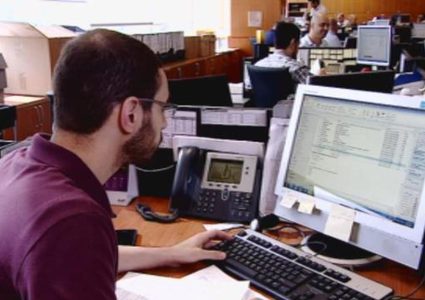 في 2019.. العالم يقضي "1.2 مليار سنة" أمام الإنترنت