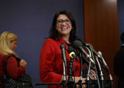 محاولات لمنع النائبة طليب من زيارة الضفة الغربية