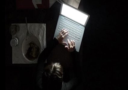 دراسة: السهر يسبب أمراض عقلية وانفصاما بالشخصية