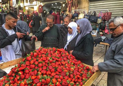 حالة التسوق في باب العمود في القدس المحتلة