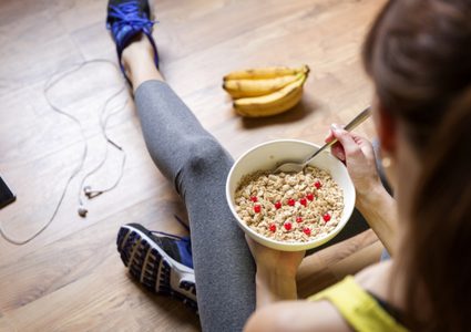 دراسة: الجميع يميل لتناول الأطعمة الدسمة بعد أداء التمارين