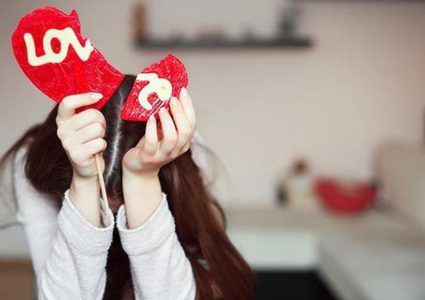 أرسلت عارضة لاختبار صديقها..فخسرته إلى الأبد !