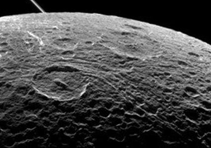 كم تبلغ درجة الحرارة على سطح القمر؟