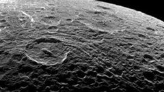 كم تبلغ درجة الحرارة على سطح القمر؟