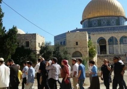 المفتي العام: الاحتلال ينتهك حرمة المسجد الاقصى