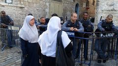 الاحتلال يبعد ٦ مقدسيات عن الأقصى أسبوعين