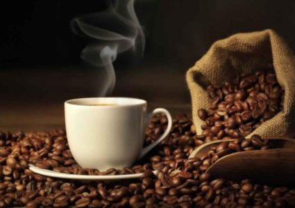 علماء يكشفون سر المذاق الآسر لكوب القهوة