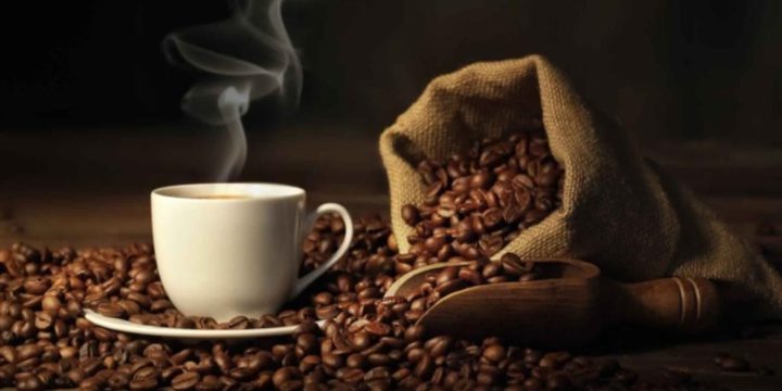 علماء يكشفون سر المذاق الآسر لكوب القهوة