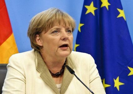 ميركل: لم نطلب من المفوضية الأوروبية مراجعة خروج بريطانيا