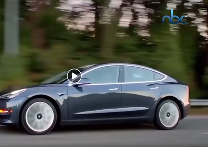 سافر بسيارة كهربائية من هولندا لأستراليا ليثبت قدرتها