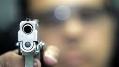 قتله لأنه يصطاد في ارضه