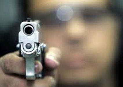 قتله لأنه يصطاد في ارضه