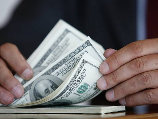 الدولار في ادنى مستوى امام الشيكل منذ 5 شهور