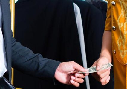 10 دول لاتعرف معنى البقشيش ... والصين تعتبره إهانة