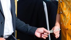 10 دول لاتعرف معنى البقشيش ... والصين تعتبره إهانة