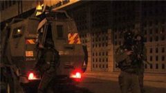 الاحتلال يعتقل 3 مواطنين ويستولي على أجهزة خلوية