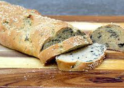 ما هي العناصر الغذائية التي يحتوي عليها خبز الطحالب؟