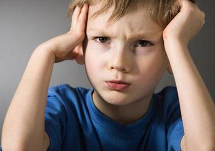 هل طفلك مصاب بأعراض التوتر الدراسي؟