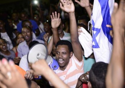 الاحتلال يجلب المزيد من المهاجرين الإثيوبيين