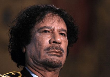 عندما شوهد القذافي حيا "قبل عدة أيام"
