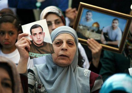 رئيس هيئة شؤون الأسرى:رواتب الأسرى والشهداء ثابتة لن تُمس