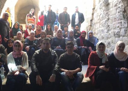 مركز الموارد التعليمية للغات ينظّم جولة للبلدة القديمة