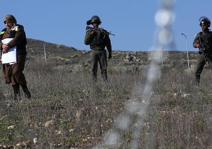 الاحتلال يمنع طلاب مدرسة بورين من زراعة أشجار الزيتون